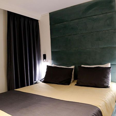Axu Airport Hotel Arnavutkoy Esterno foto A room at the hotel