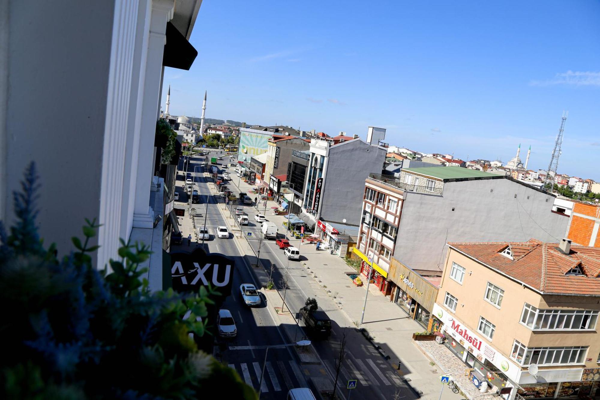 Axu Airport Hotel Arnavutkoy Esterno foto A view of the city center
